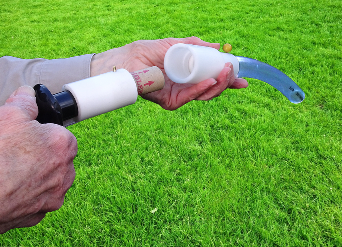 Die Patronenkammer wird mit einem Bajanett verschlossen